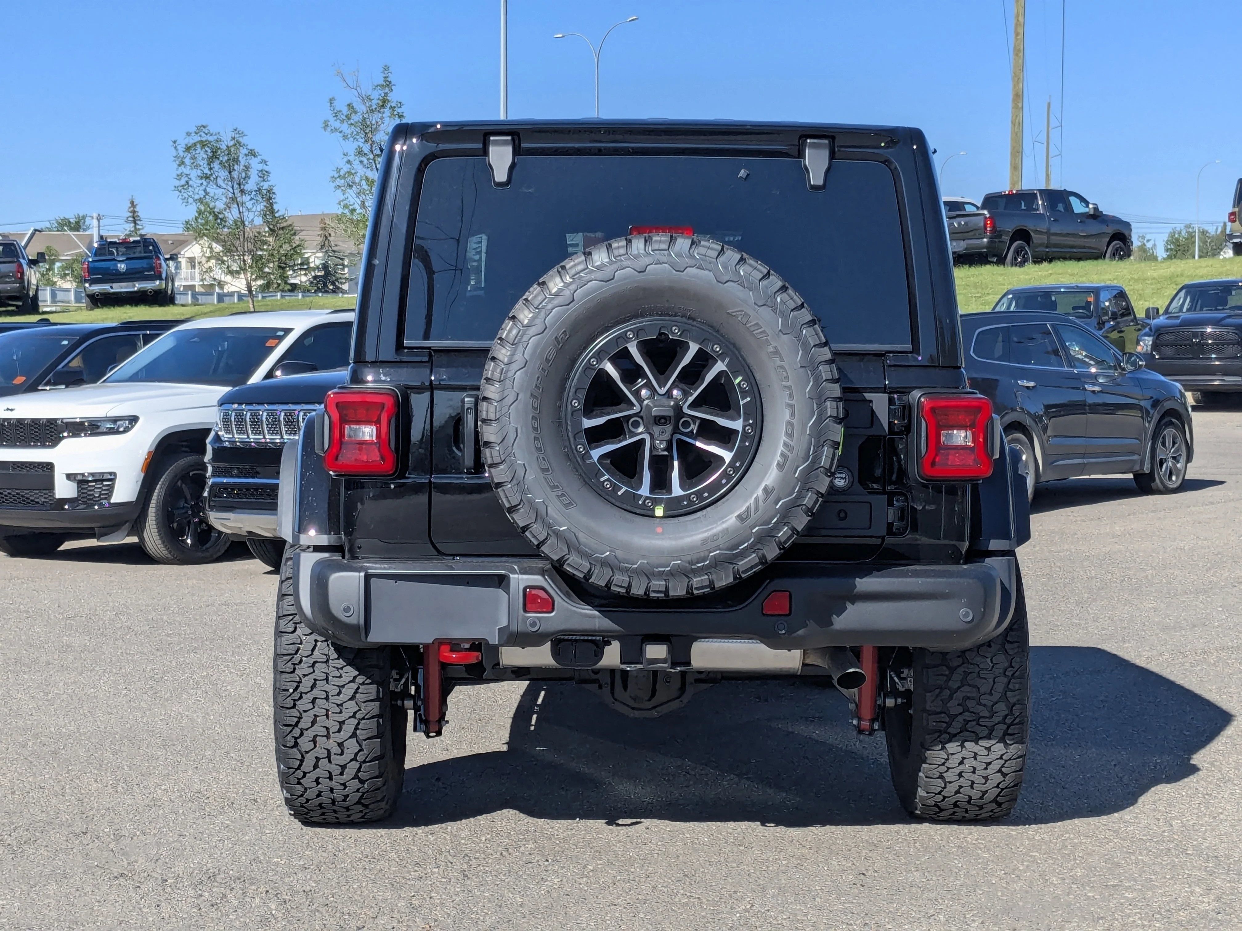 New 2025 Black Jeep Rubicon X - - 35 INCH A/T TIRES - Trailer Tow Group - Offroad Cam - Nappa leather seats & Tons More! image 6