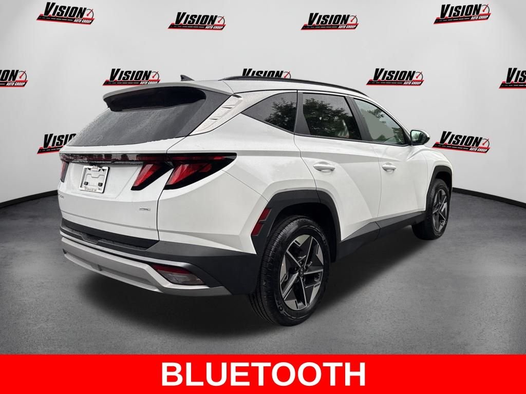 Used 2025 White Hyundai SEL image 5