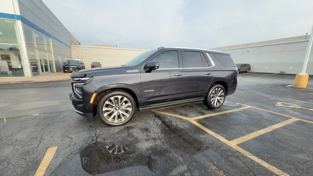 Used 2025 Gray Chevrolet High Country image 5
