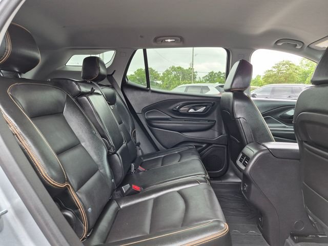 Used 2024 Silver GMC AT4 image 27