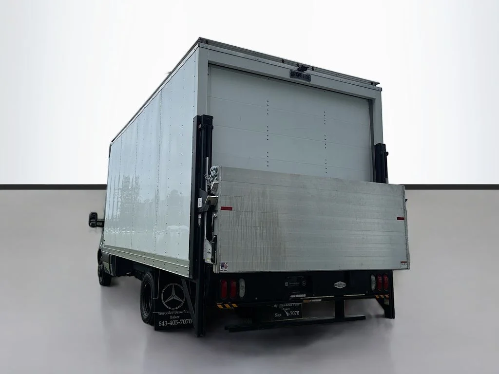 Used 2024 Blue Mercedes-Benz BOX TRUCK image 5