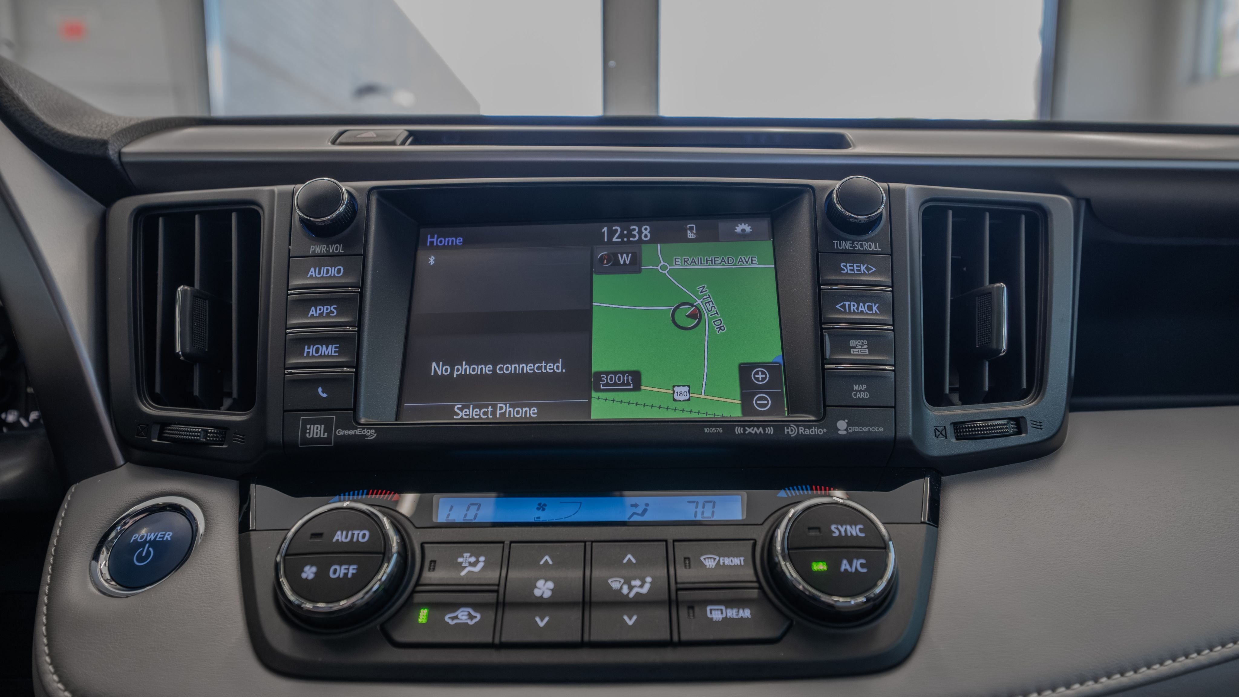 Used 2018 Blizzard Pearl Toyota Limited image 20