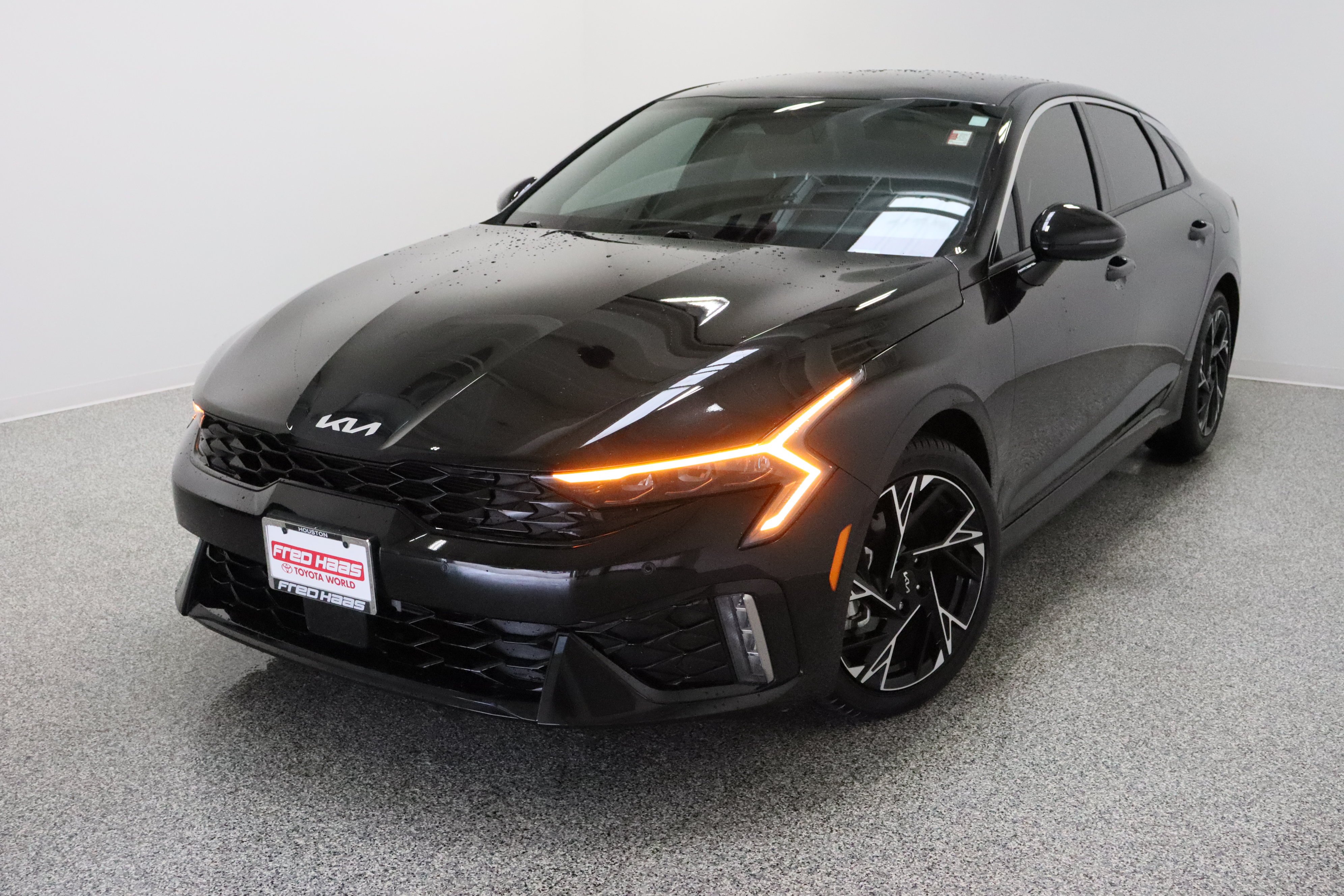 Used 2026 Aurora Black Pearl Kia GT-Line 2.5L image 2