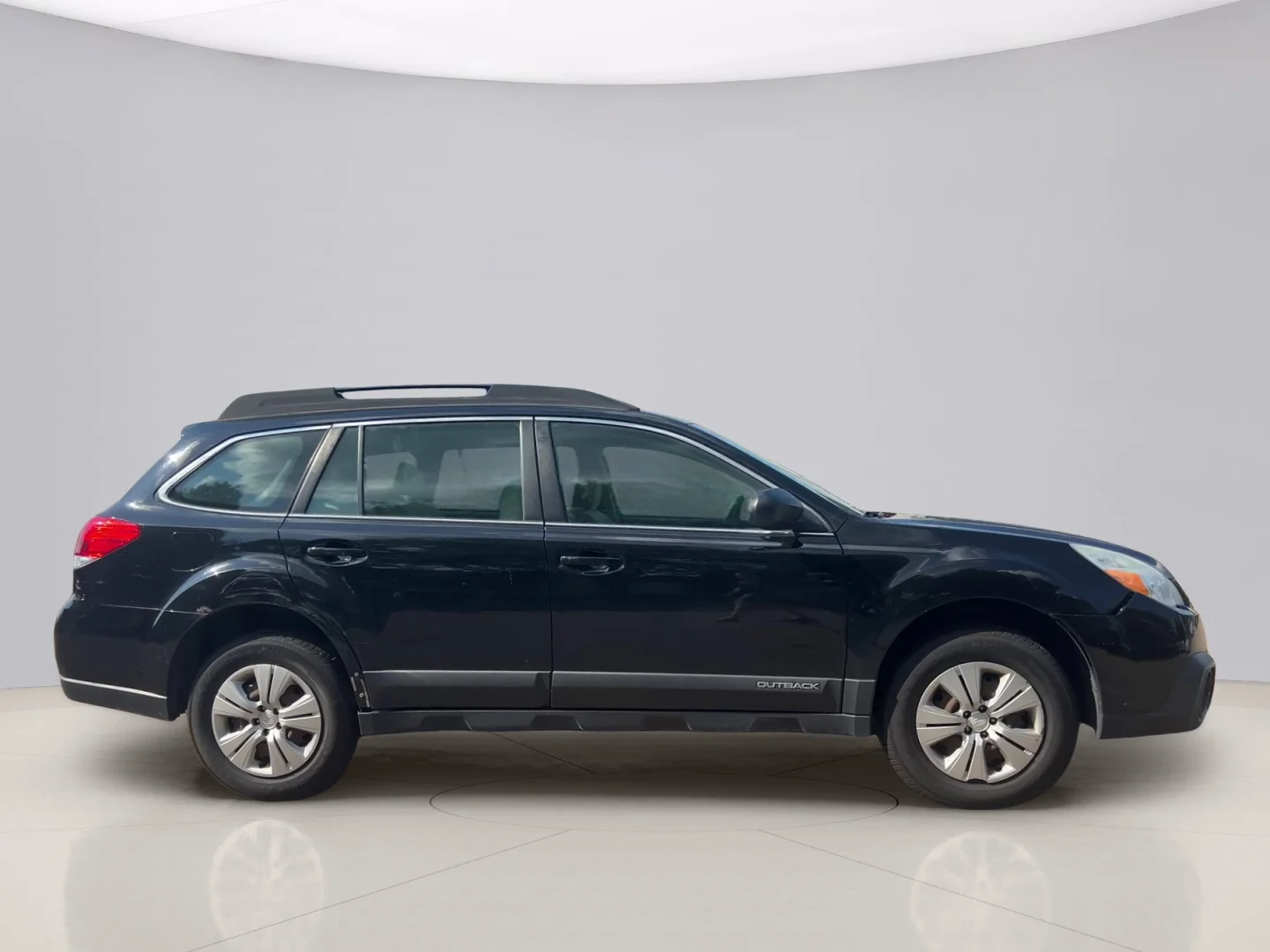 Used 2014 Gray Subaru 2.5I image 4