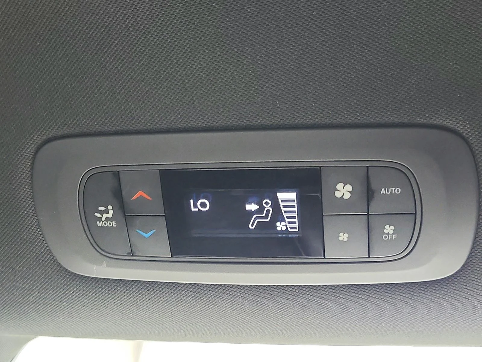 Used 2025 Black Chrysler Select image 41