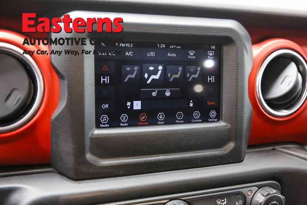 Used 2020 White Jeep Unlimited Rubicon image 19