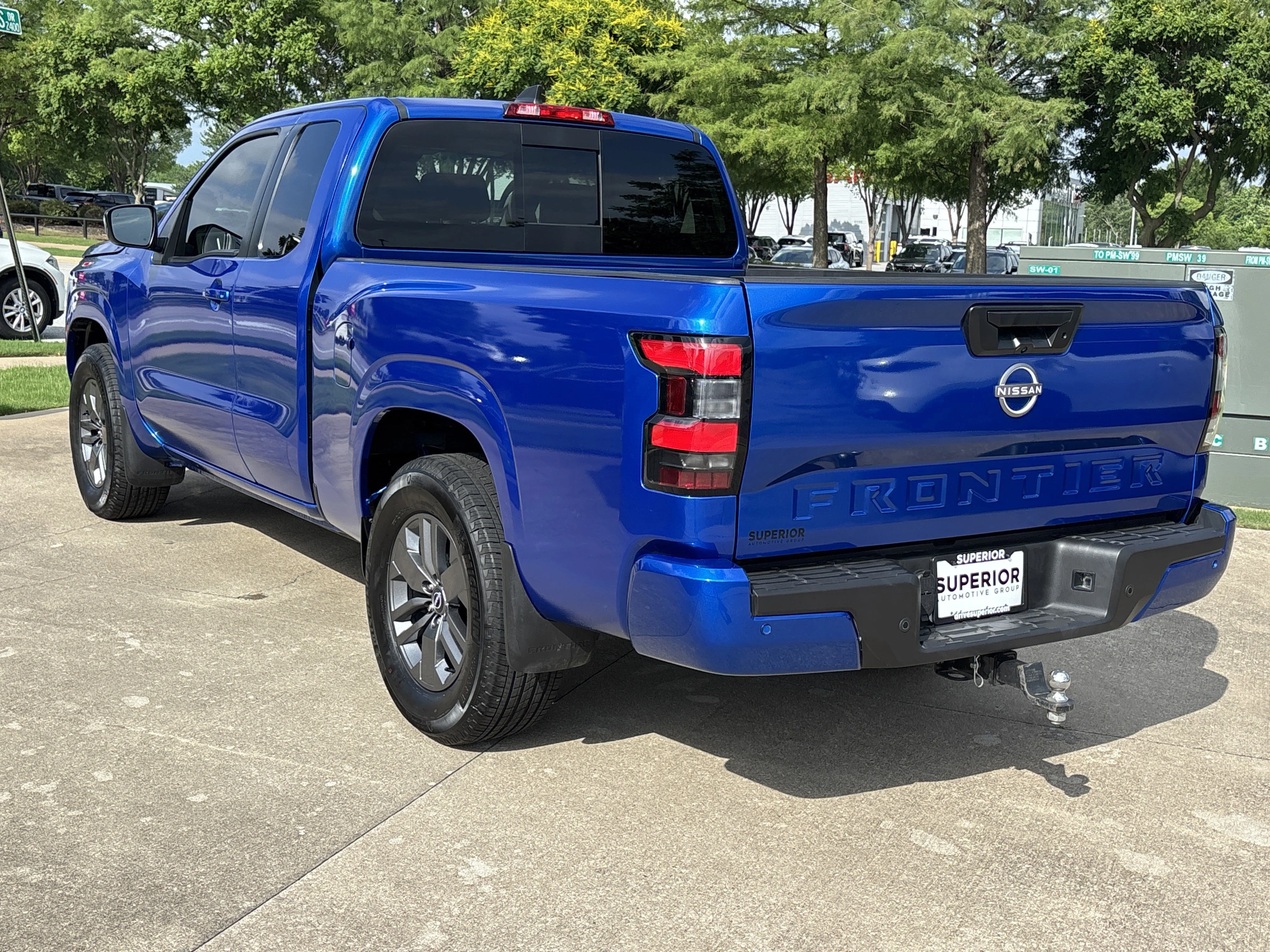 Used 2025 Bluestone Pearl Nissan SV image 8