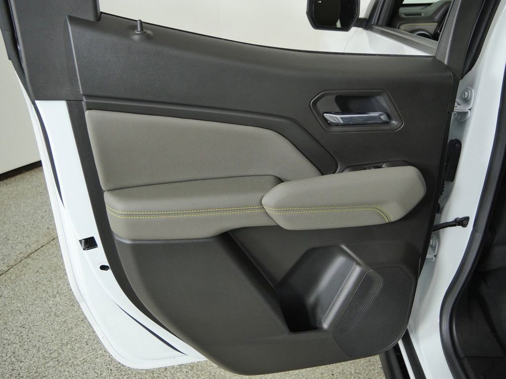 Used 2025 White Chevrolet ZR2 image 28