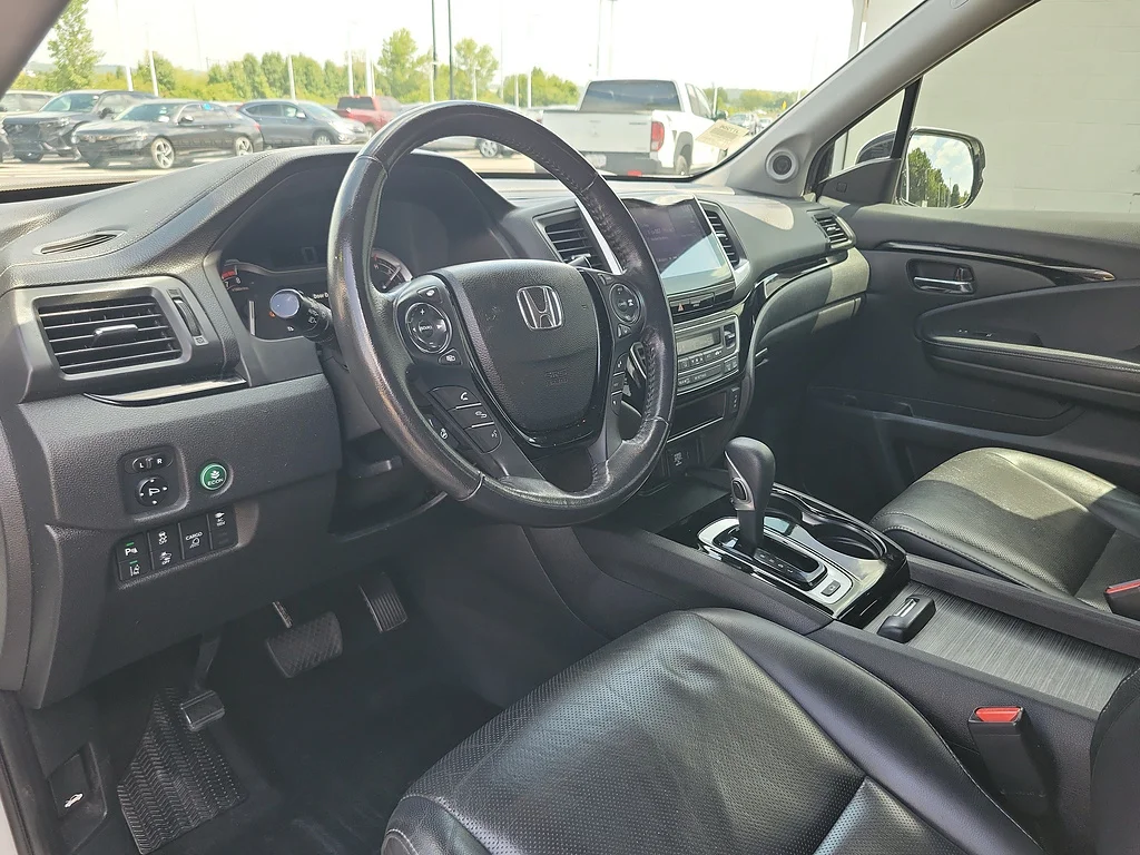 Used 2017 White Diamond Pearl Honda RTL-E image 17
