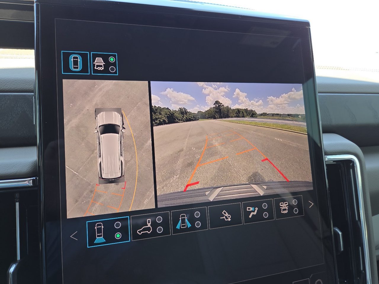 2026 GMC Yukon XL Denali - Photo 9