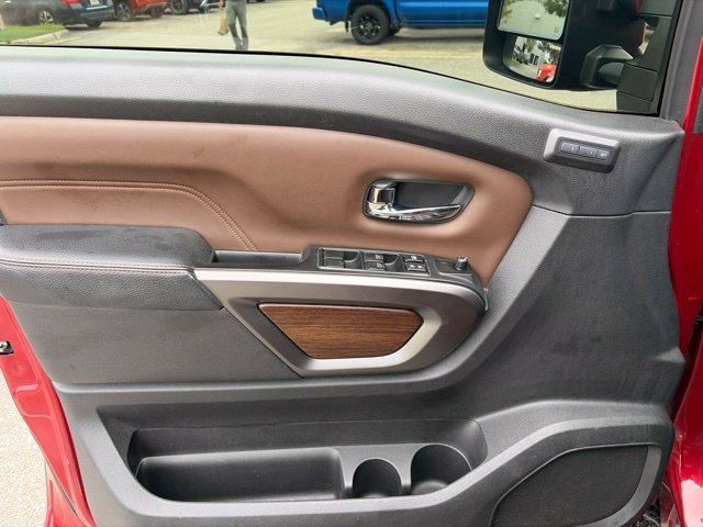 Used 2016 Red Nissan Platinum Reserve image 27