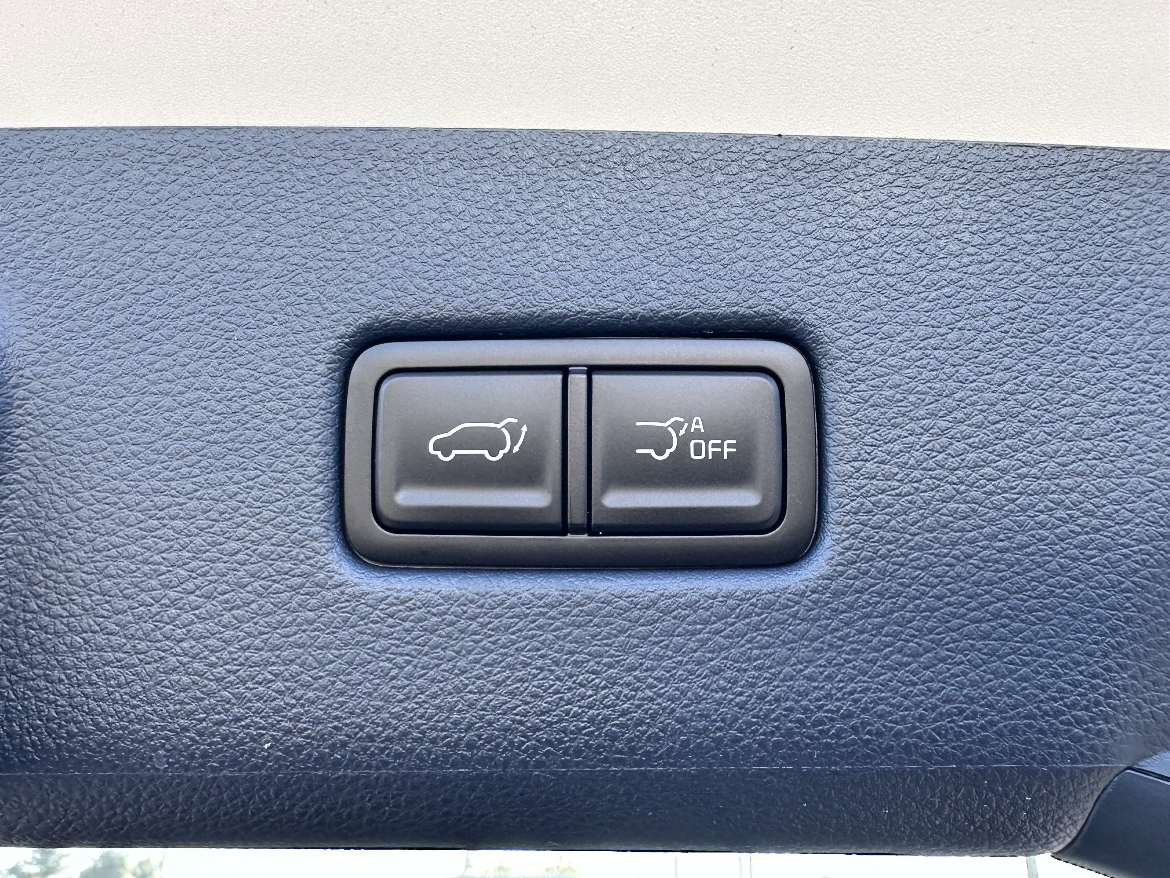 New 2026 Snow White Pearl Kia EX image 19