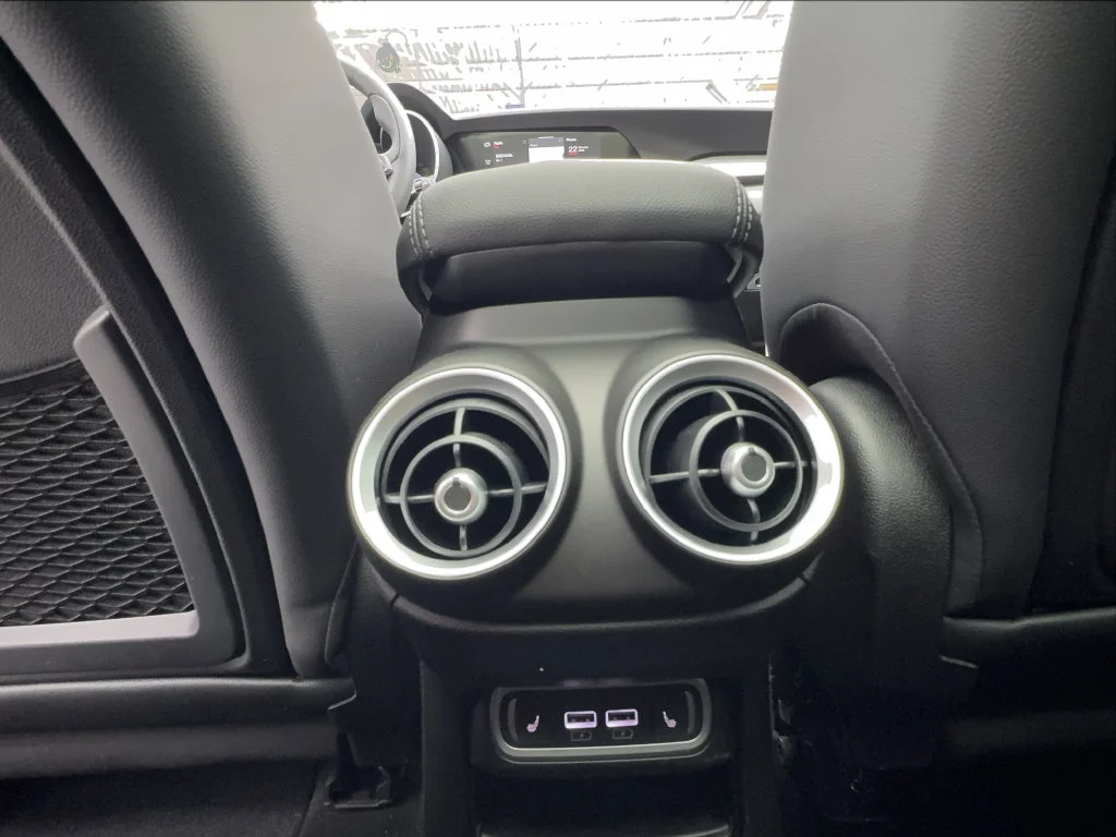 New 2026 Red Alfa Romeo Base image 44