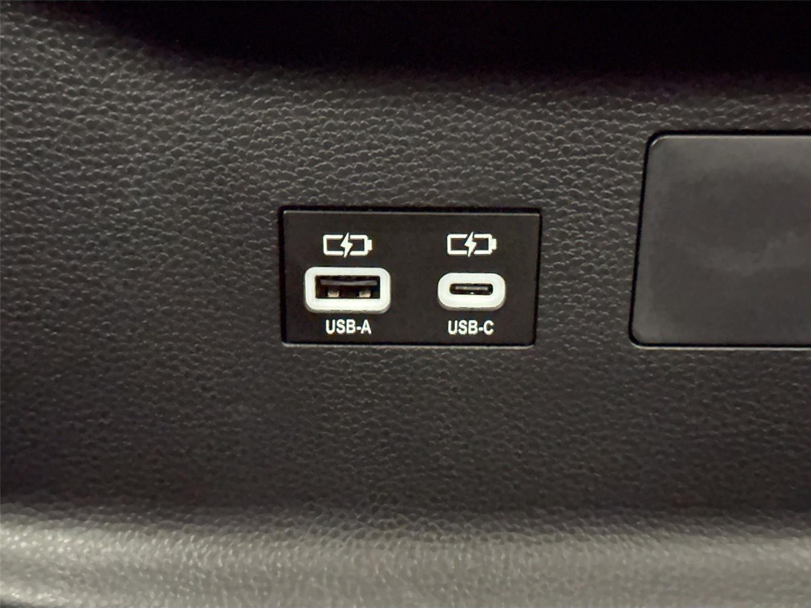 Used 2023 Ice Cap Toyota SR5 image 36