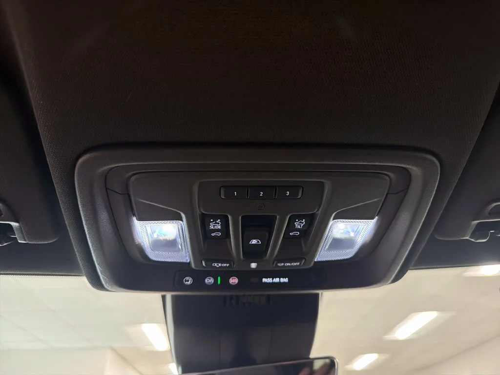 Used 2025 Summit White GMC Denali image 19