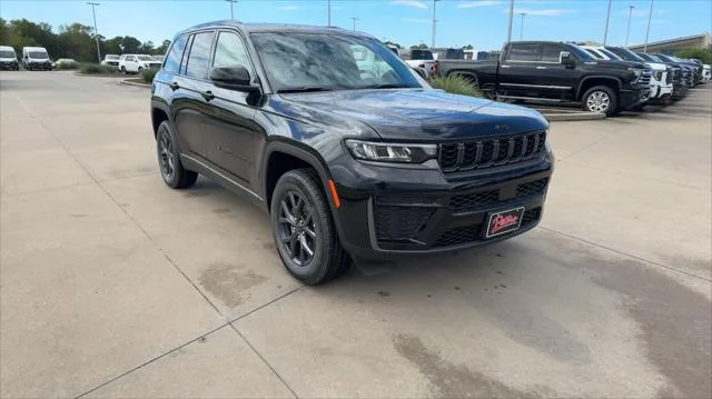 New 2027 High-Gloss Black Paint Jeep Laredo Altitude image 3