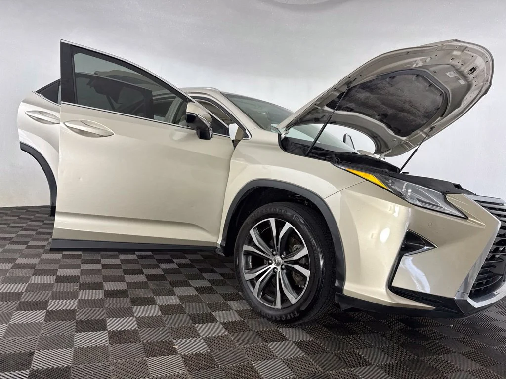 Used 2016 Beige Lexus 350 image 19