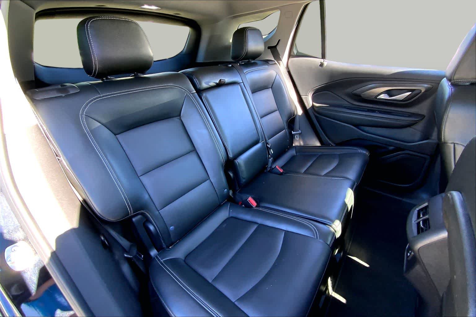 Used 2024 Ebony Twilight Metallic GMC SLT image 19