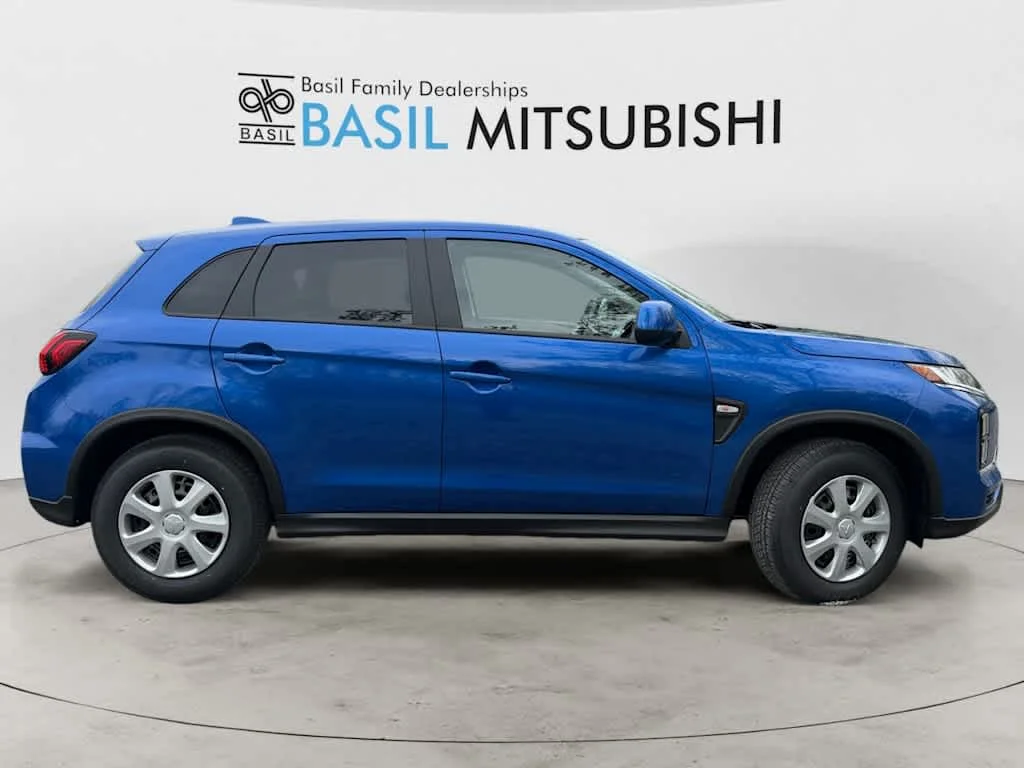 New 2027 Octane Blue Metallic Mitsubishi S image 2