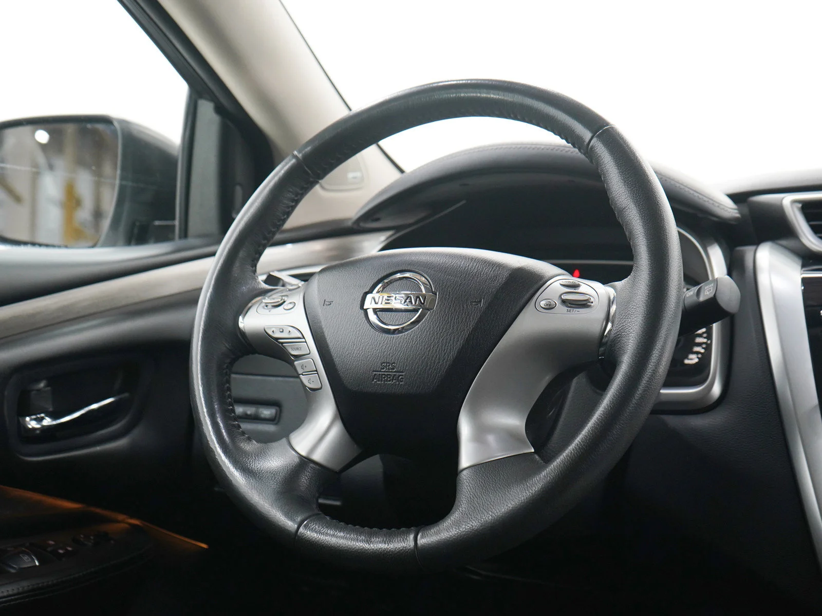 Used 2017 White Nissan SL image 14