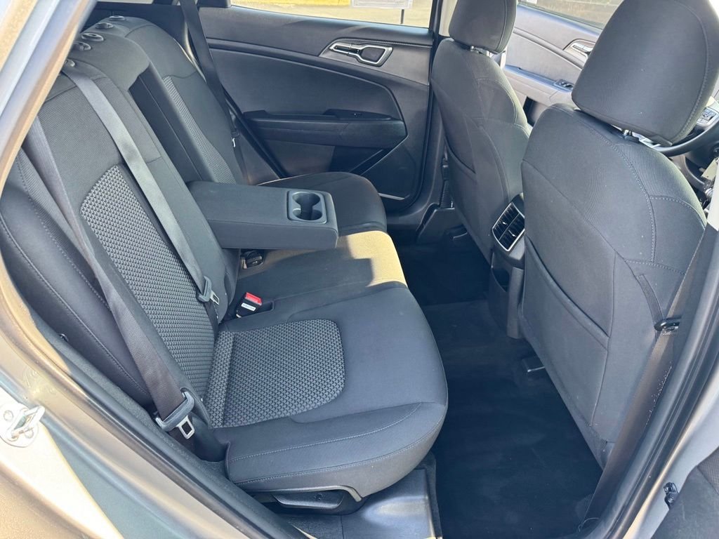 2023 Kia Sportage LX - Photo 27