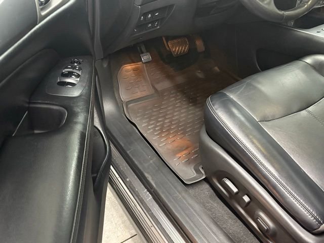 Used 2020 Gray Nissan SL image 14