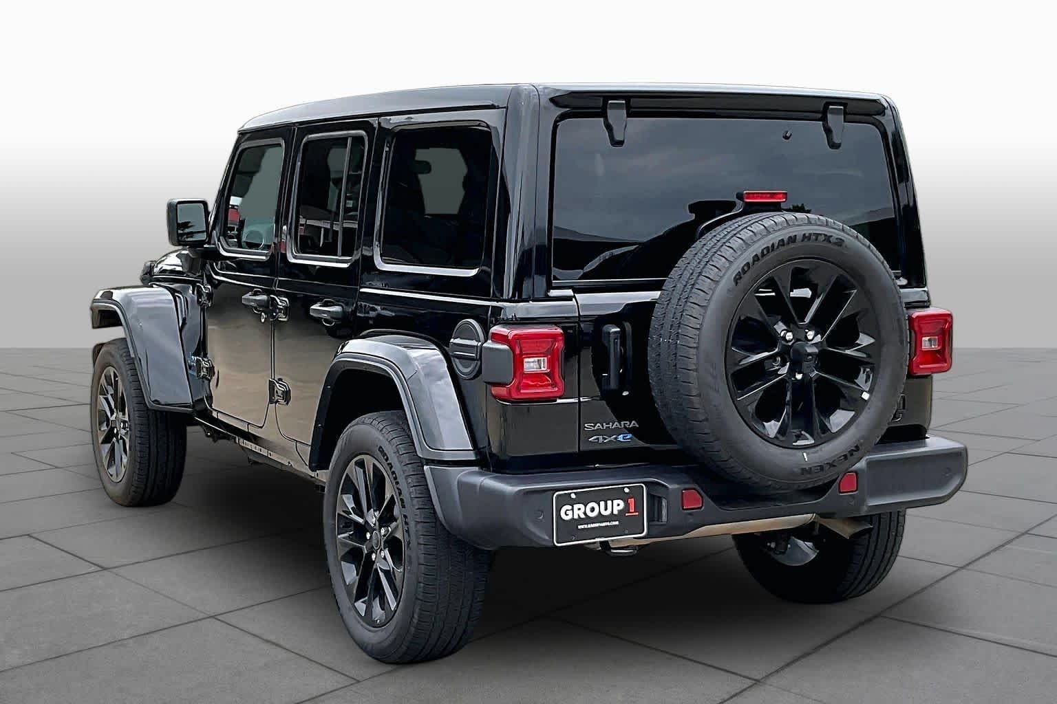 Used 2025 Black Clearcoat Jeep Sahara image 11