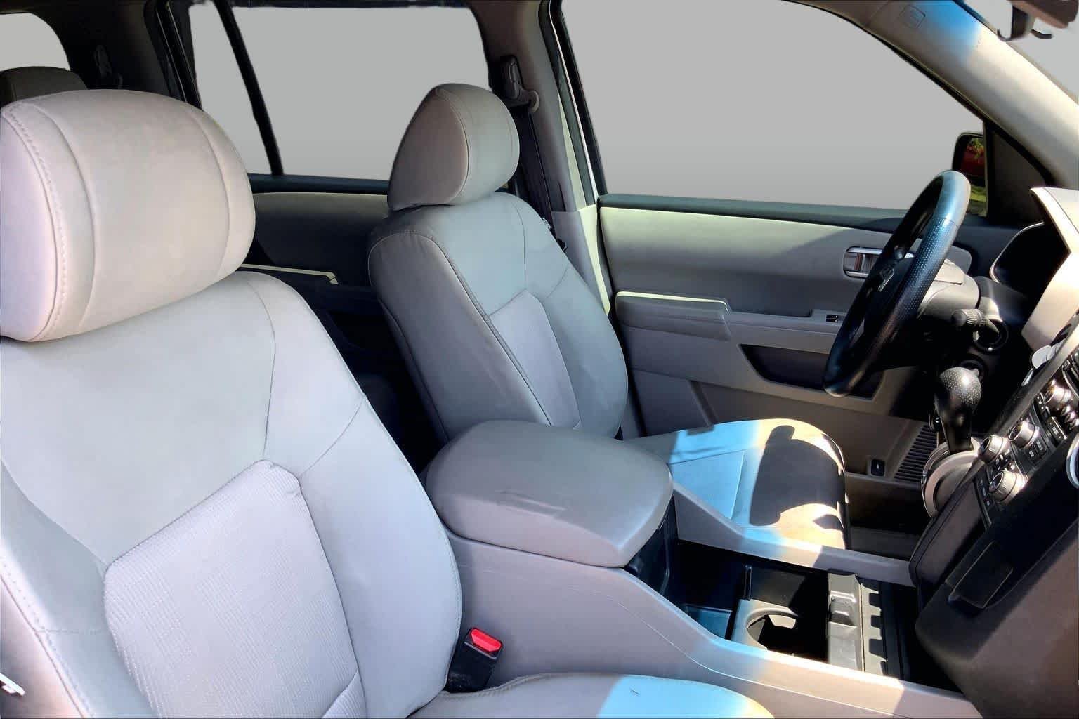 Used 2013 Alabaster Silver Metallic Honda EX image 8