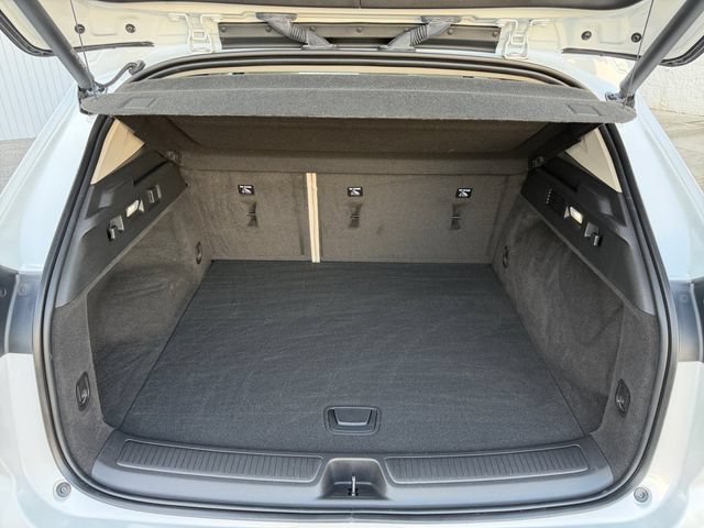 Used 2023 WHITE FROST TRICOAT Buick Avenir image 17