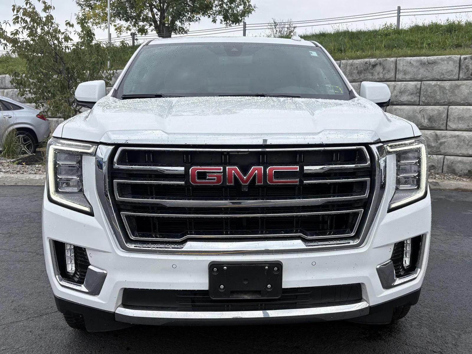 Used 2022 Summit White GMC SLT image 2