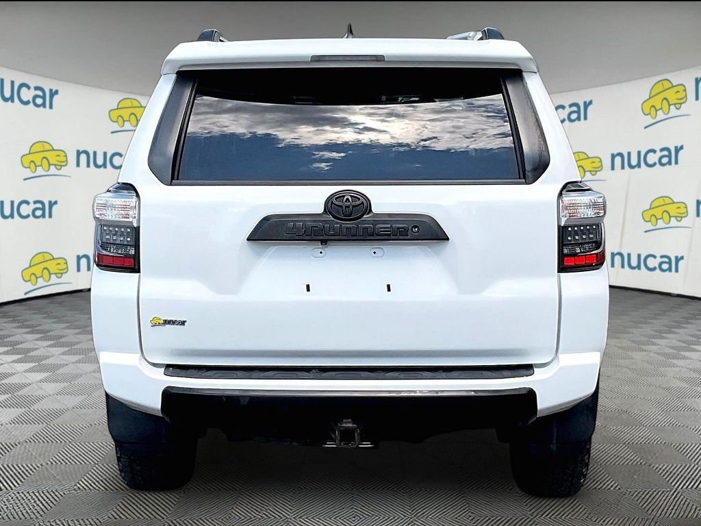 Used 2019 White Toyota SR5 image 5
