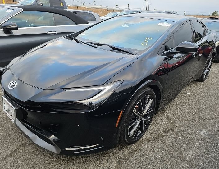 2025 Toyota Prius XLE FWD's photo