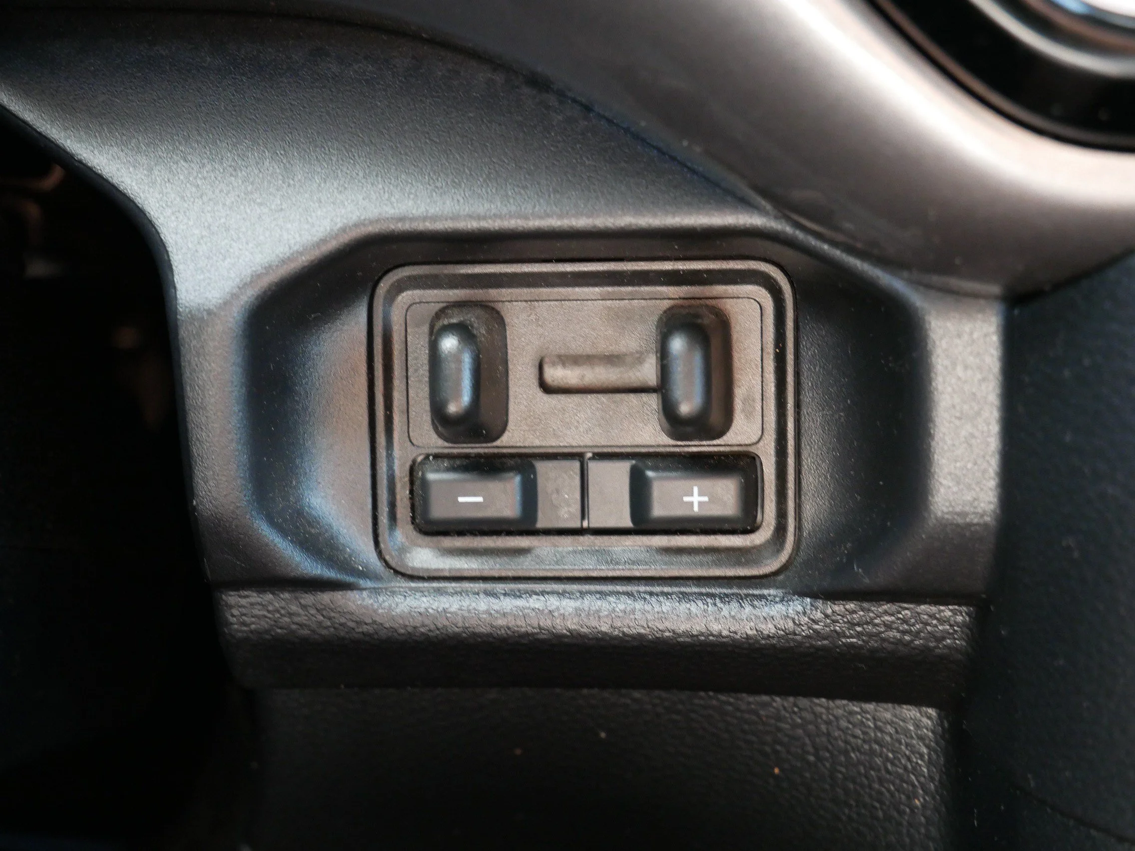 Used 2024 Cactus Grey Ford XLT image 32