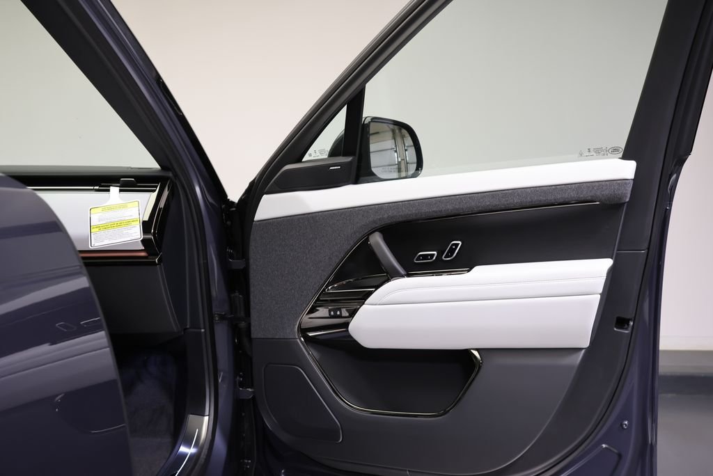 New 2026 Varesine Blue Metallic Land Rover SE image 36