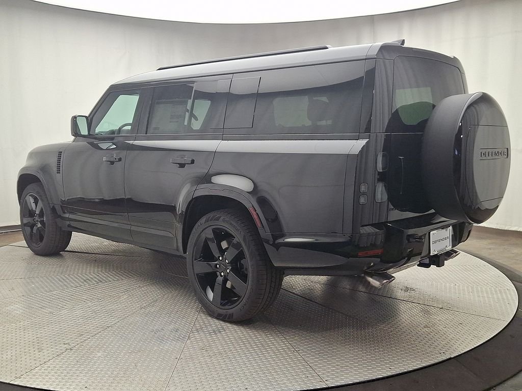 New 2026 Santorini Black Land Rover V8 image 4
