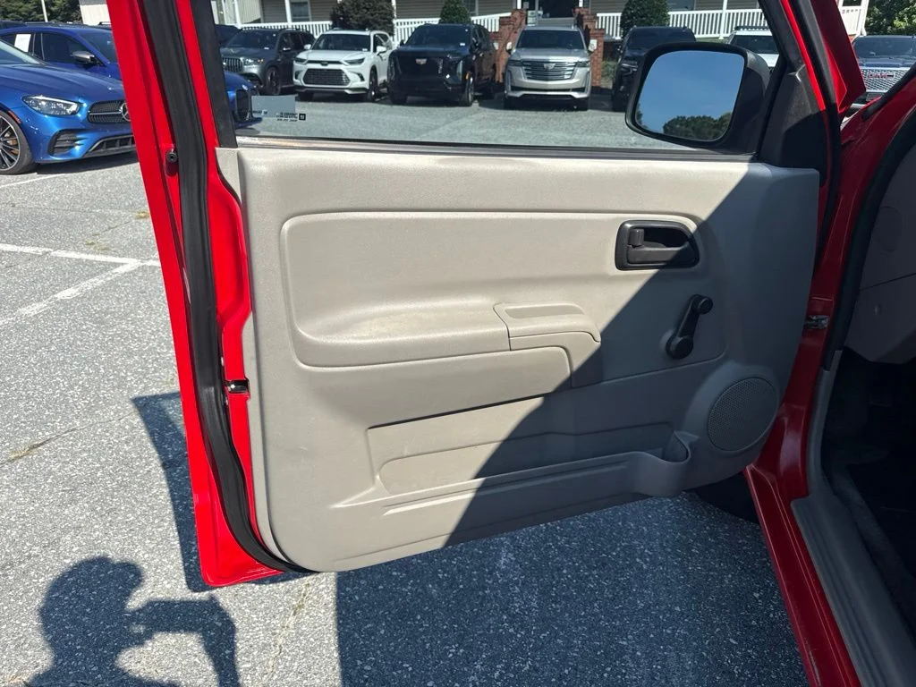 Used 2007 Red Chevrolet LS image 16