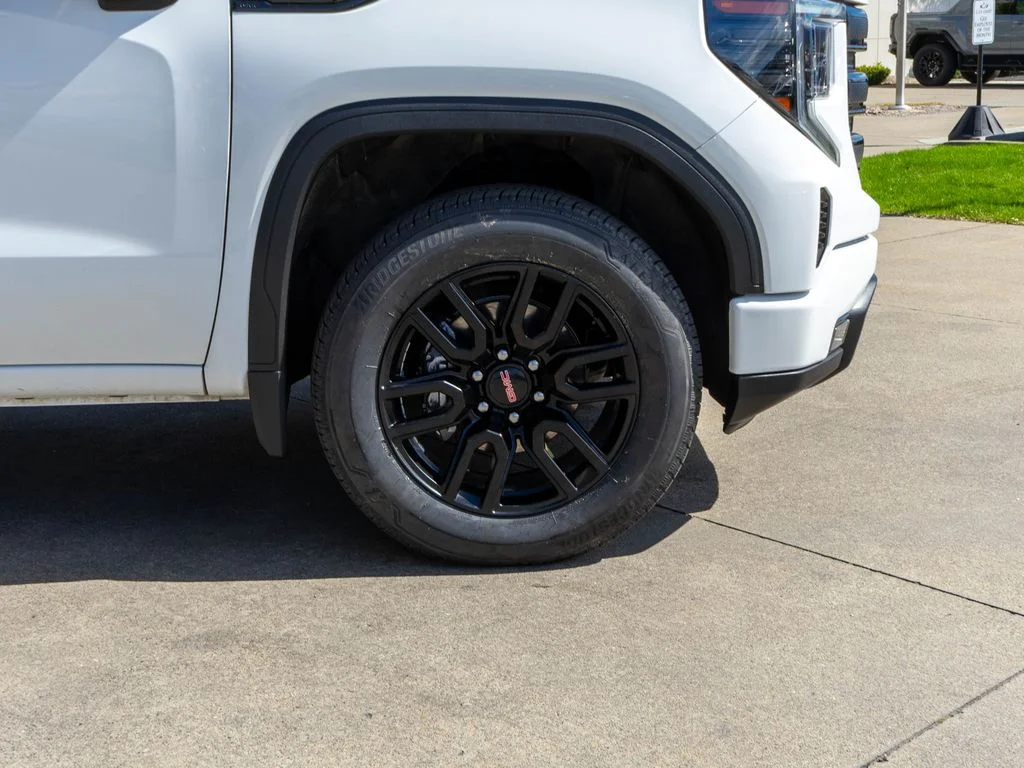 Used 2023 White GMC Elevation image 37