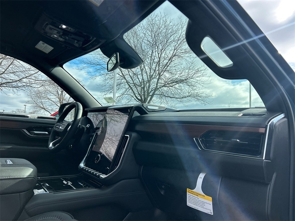 2026 GMC YUKON XL - Image 37