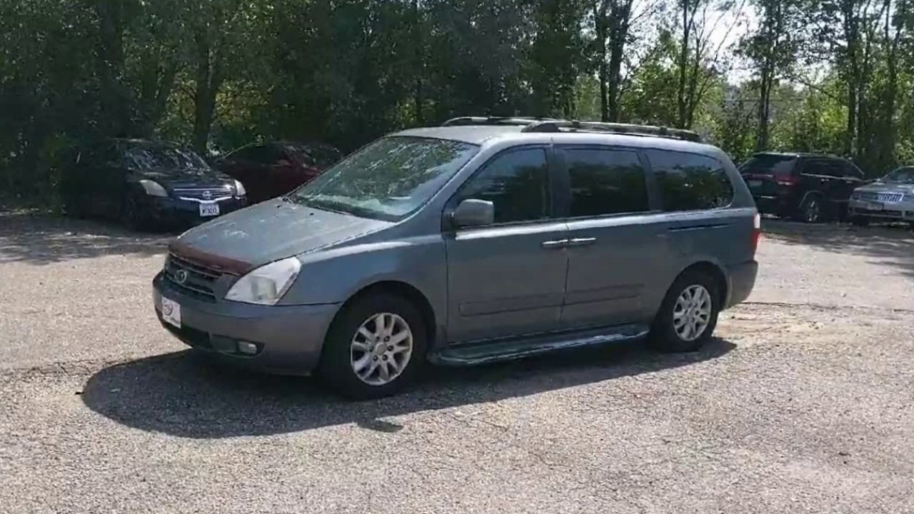 2008 Kia Sedona LX photo 3