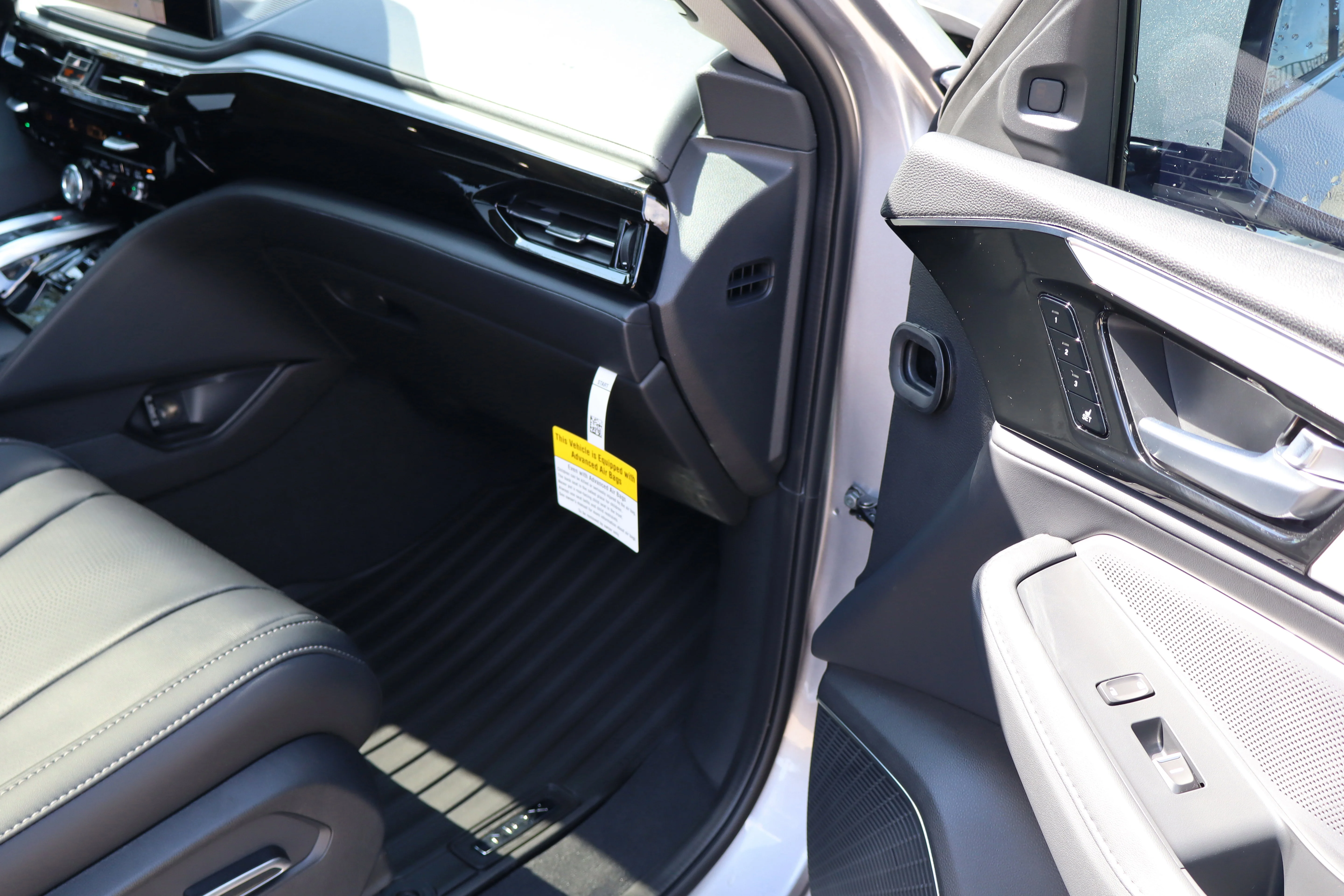 New 2026 Solar Silver Metallic Acura w/Technology Package image 34