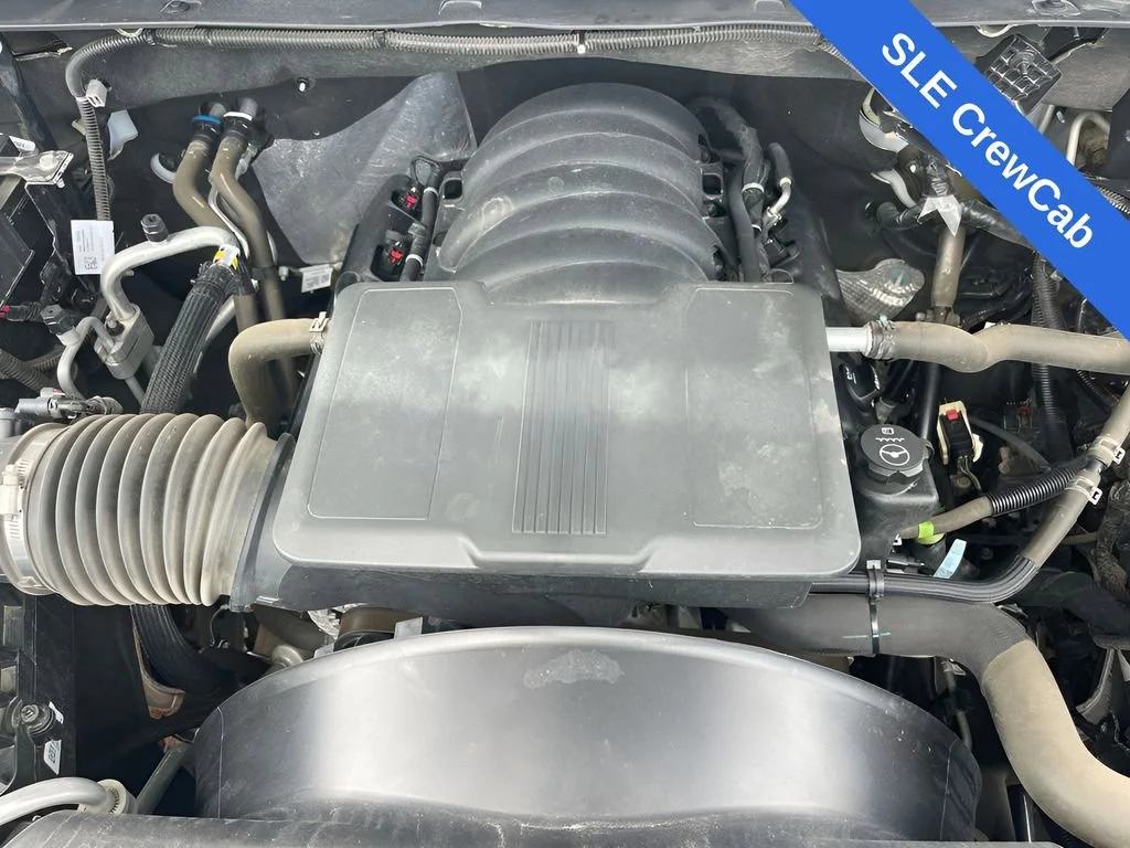 Used 2023 Summit White GMC SLE image 29