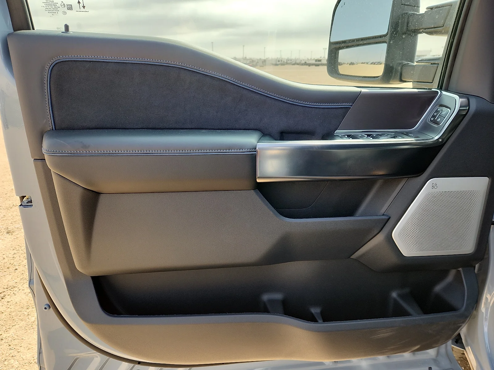 New 2026 Glacier Gray Metallic Tri-Coat Ford F-250® Platinum® image 14