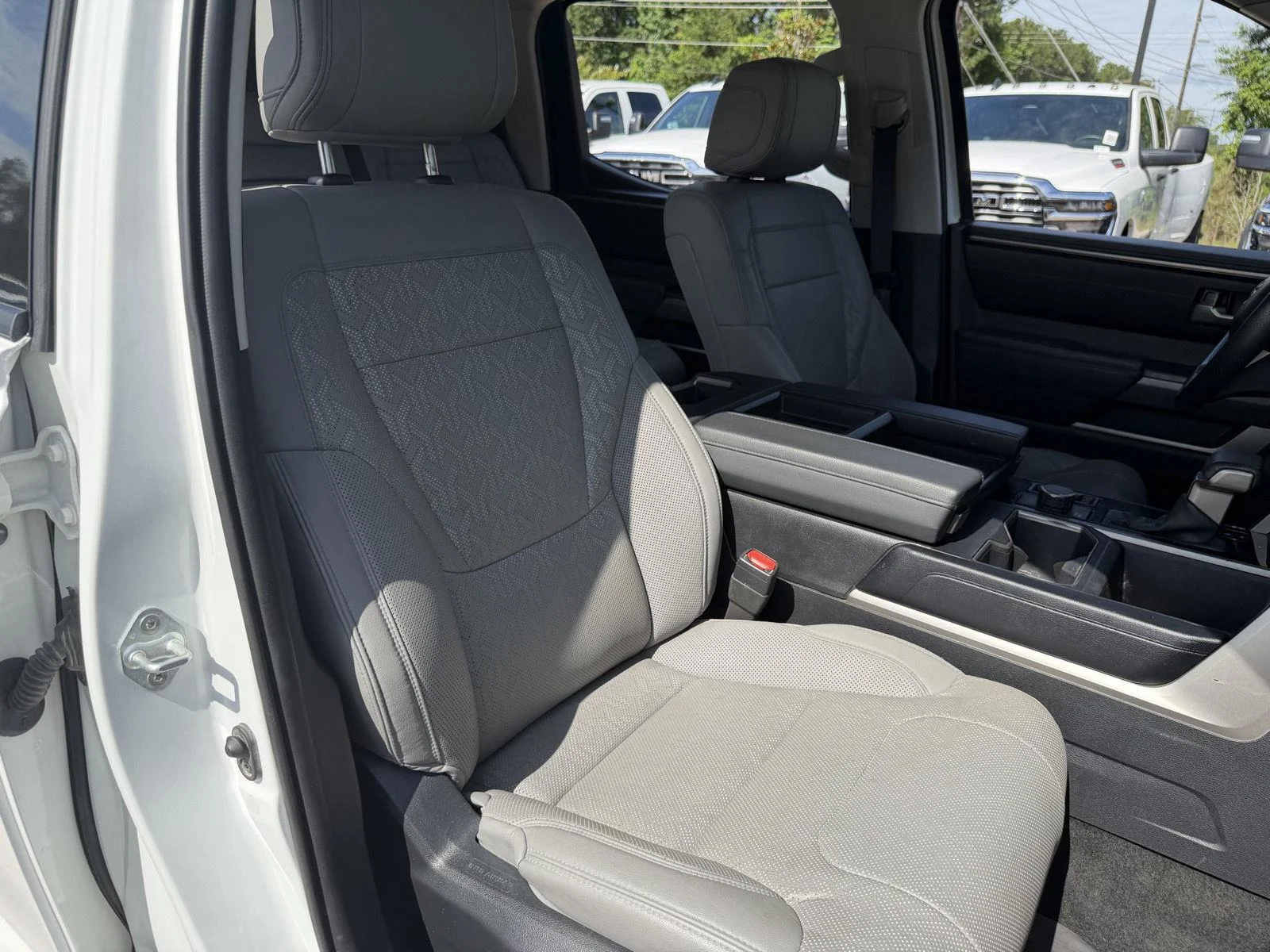 Used 2023 Ice Cap Toyota SR5 image 20