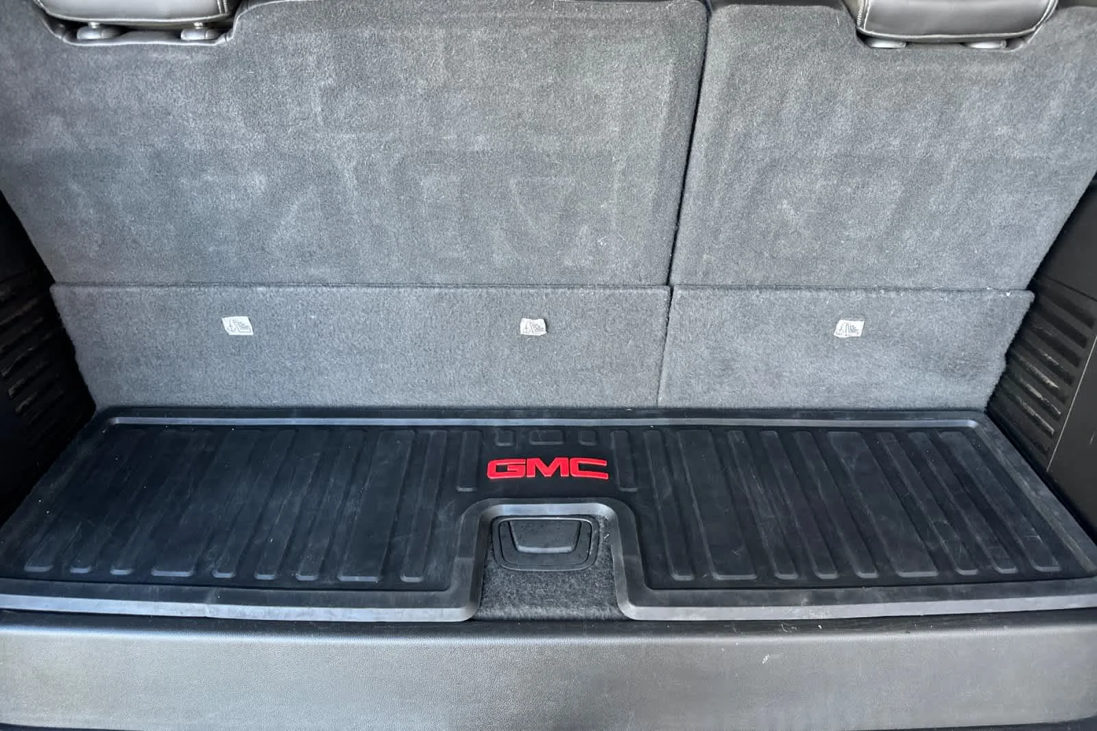 Used 2018 Quicksilver Metallic GMC Denali image 17