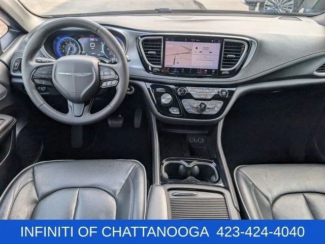 Used 2025 Black Chrysler Limited image 11