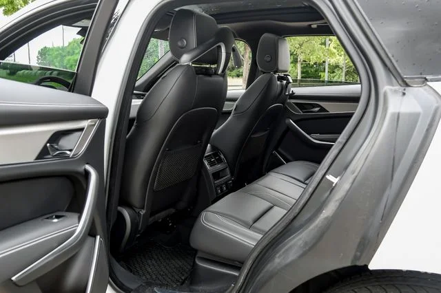 2026 Jaguar F-Pace R-Dynamic S - Photo 47