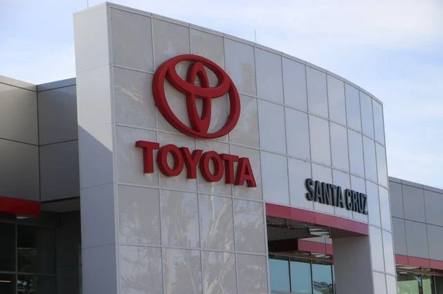 Used 2011 Black Toyota Base image 14