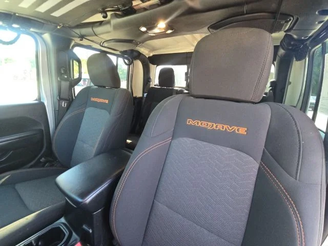 Used 2020 Silver Jeep Mojave image 27