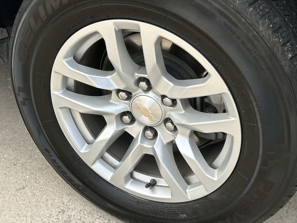 2023 Chevrolet Suburban LT - Photo 12