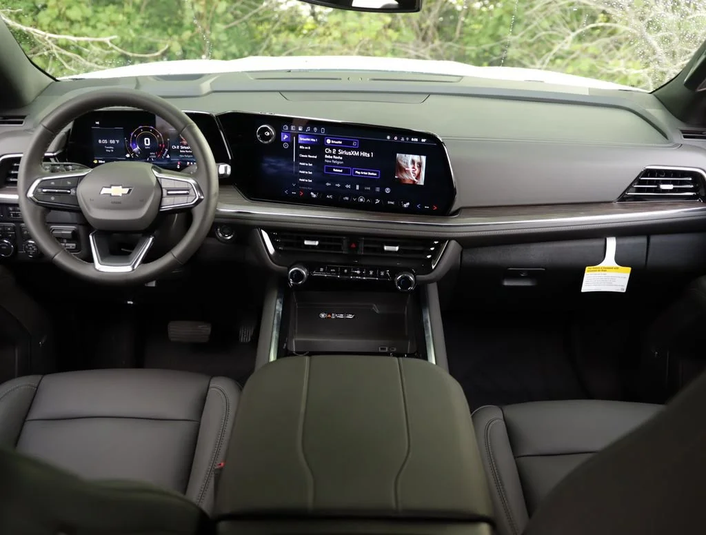 2026 Chevrolet Suburban LT - Photo 22